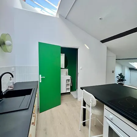 Apartmán T2 Sous Les Toits, Entre Gare Et Centre-ville, Grands Buffets Narbonne
