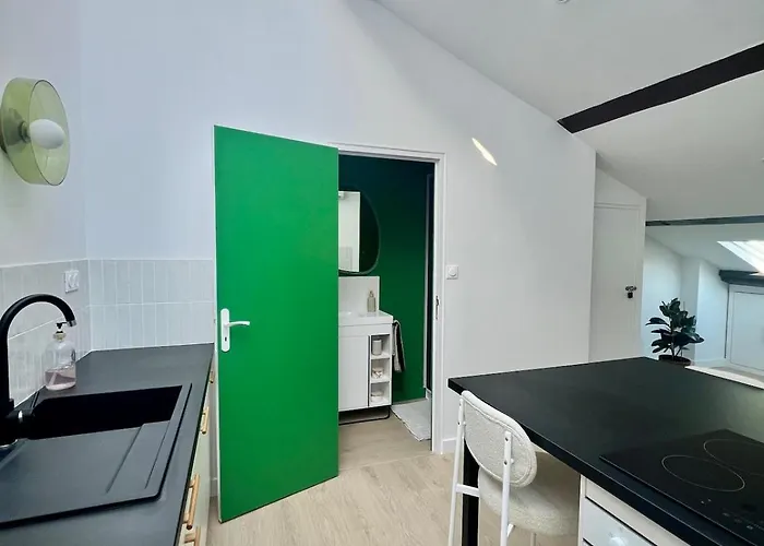 Apartamento T2 Sous Les Toits, Entre Gare Et Centre-ville, Grands Buffets Narbona