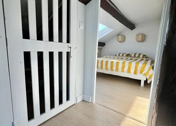 Apartamento T2 Sous Les Toits, Entre Gare Et Centre-ville, Grands Buffets *