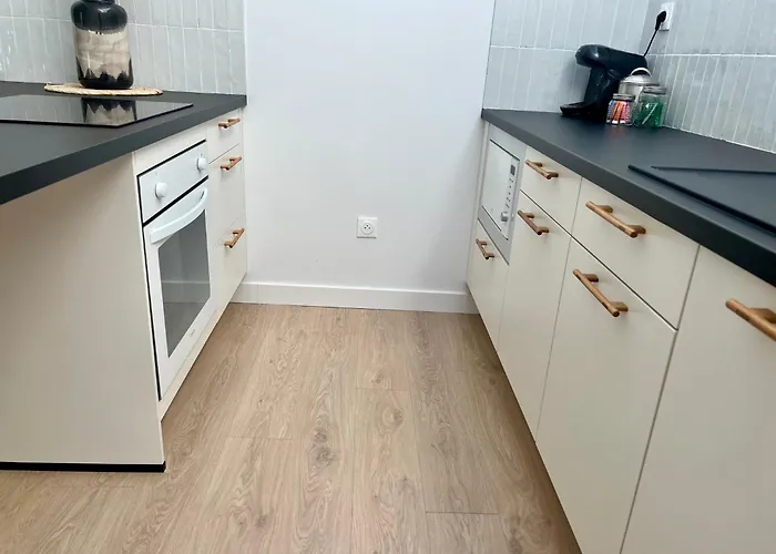 Apartamento T2 Sous Les Toits, Entre Gare Et Centre-ville, Grands Buffets *