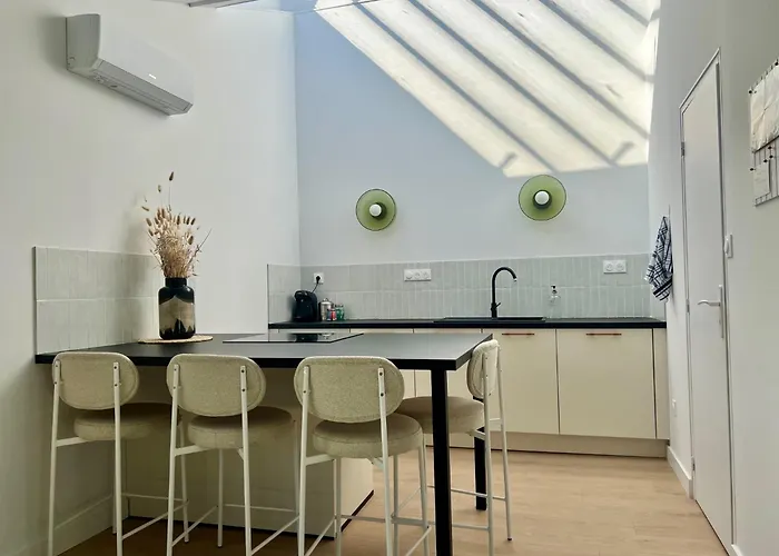 Apartamento T2 Sous Les Toits, Entre Gare Et Centre-ville, Grands Buffets Narbona